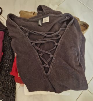 Svendita maglie, top, vestitini, camicie