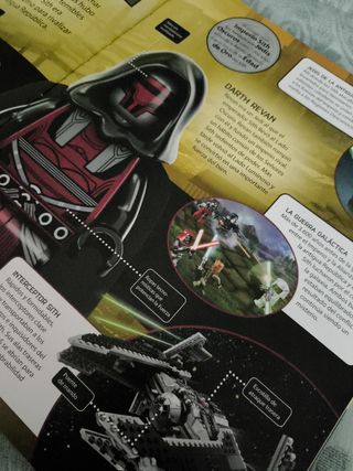 LEGO® Star Wars. El lado oscuro: (incluye una minifigura de un droide de combate)