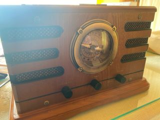 Transmisor de radio antiguo bien hecho