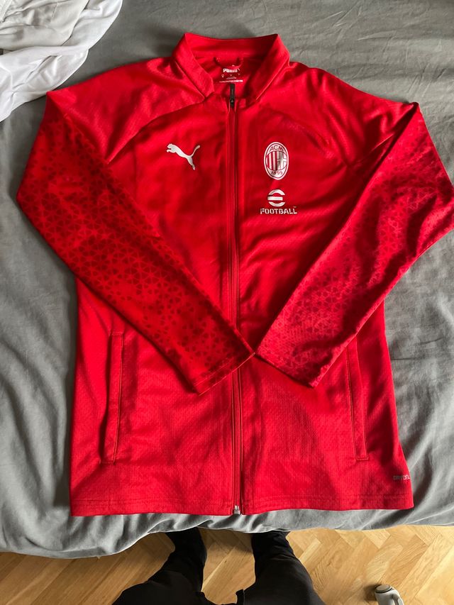 Sudadera AC milan nueva