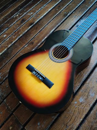 Guitarra clásica cuerdas de nylon