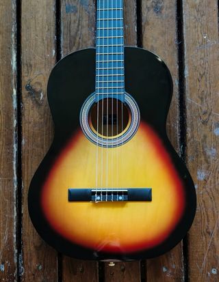 Guitarra clásica cuerdas de nylon