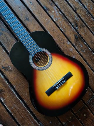 Guitarra clásica cuerdas de nylon