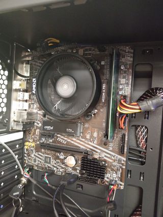 PC AMD Ryzen 3 - SSD 1TB NVMe - 8G RAM