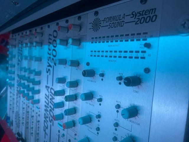 Formula sound system 2000