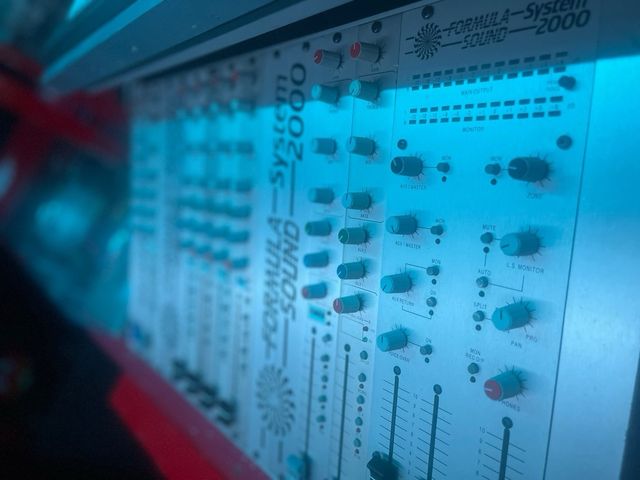 Formula sound system 2000