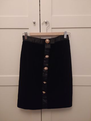 Falda negra Cortefiel