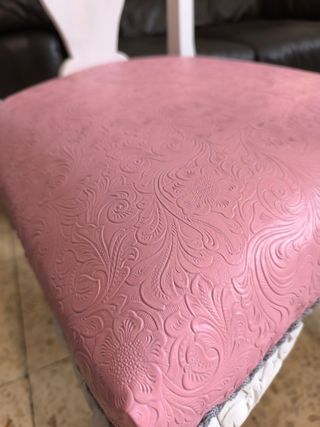 Silla antigua cuarto niñas
