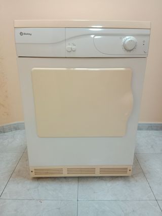 Vendo secadora BALAY de 6 kilos