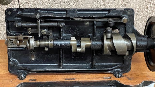 Máquina de coser HURTU fabricacion del 1890