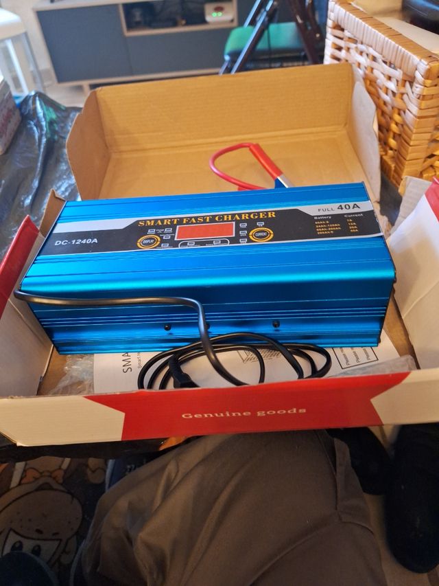 CARGADOR DE BATERIAS