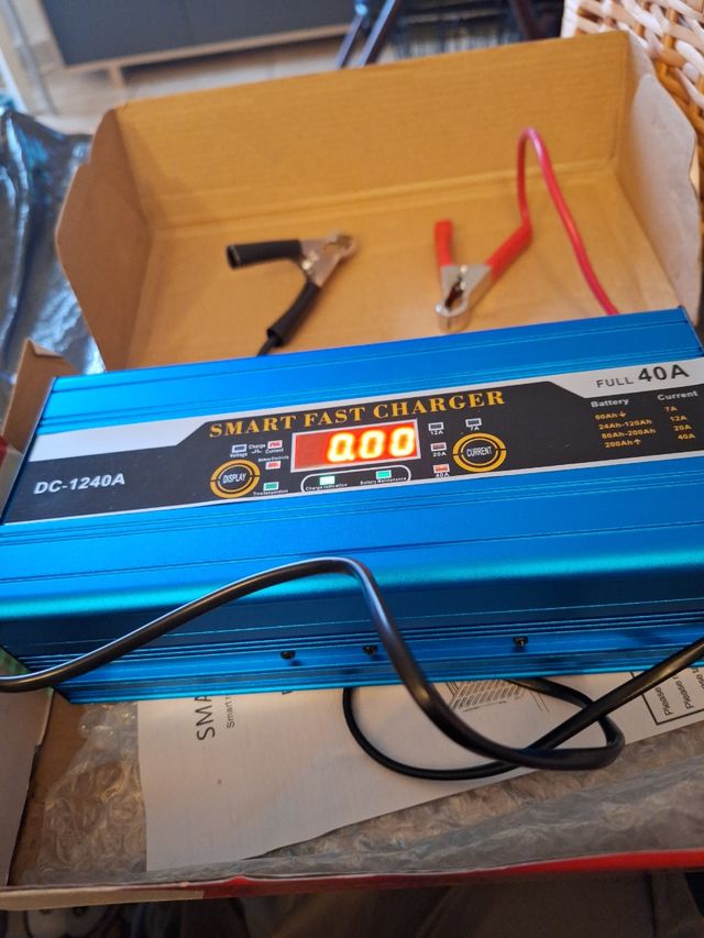 CARGADOR DE BATERIAS