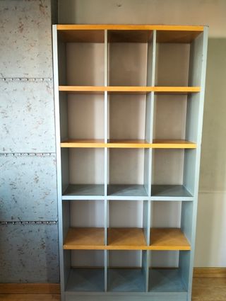 Mueble gris y haya 