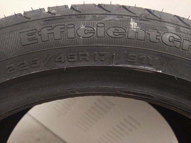 Neumático 225 45 17