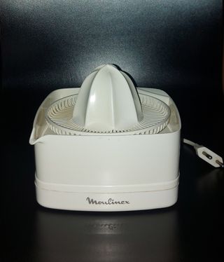 Exprimidor Moulinex.