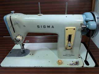 Maquina coser con mueble