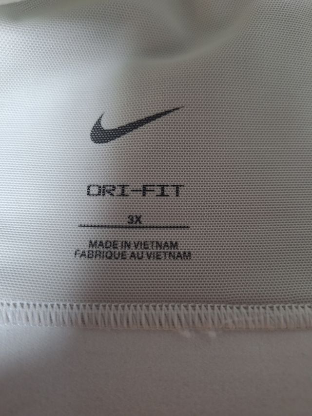 2 negros(1 de ellos usado) y 1 blanco