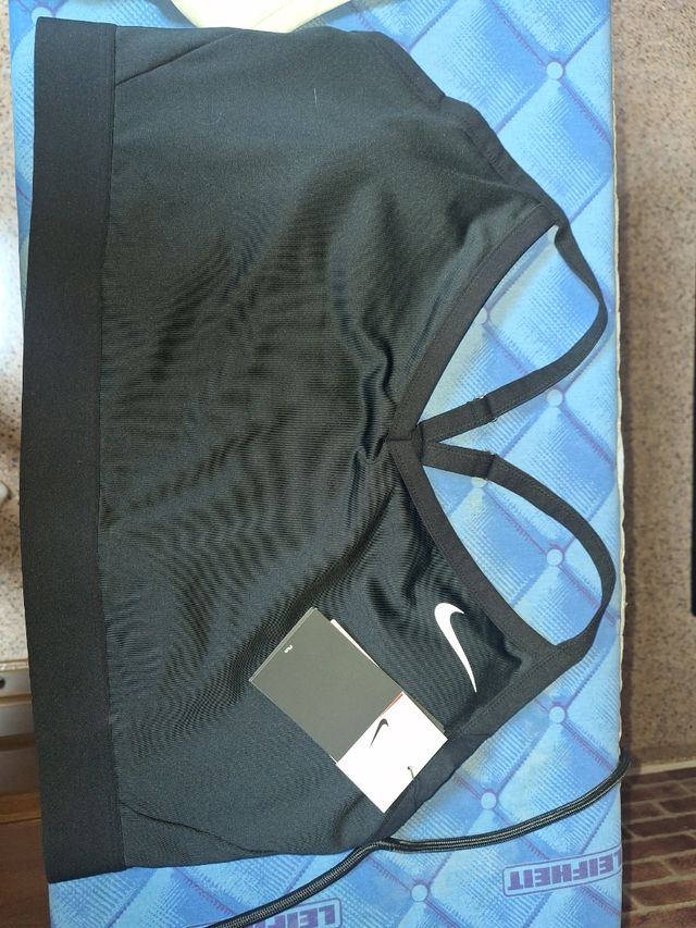 2 negros(1 de ellos usado) y 1 blanco