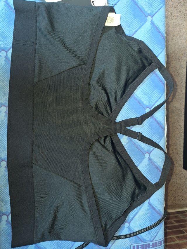 2 negros(1 de ellos usado) y 1 blanco