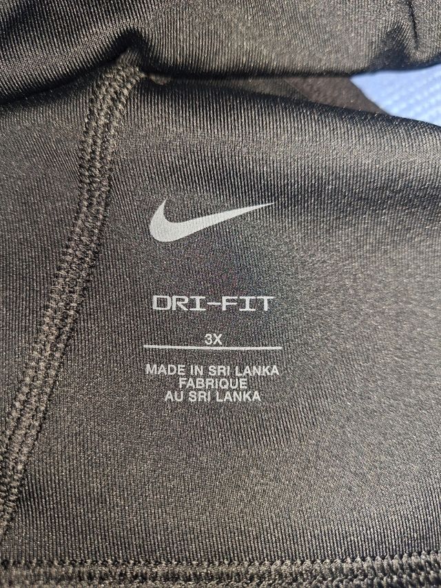 2 negros(1 de ellos usado) y 1 blanco