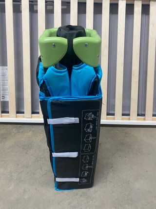 Cuna multiusos Hauck. De color turquesa. Nueva!