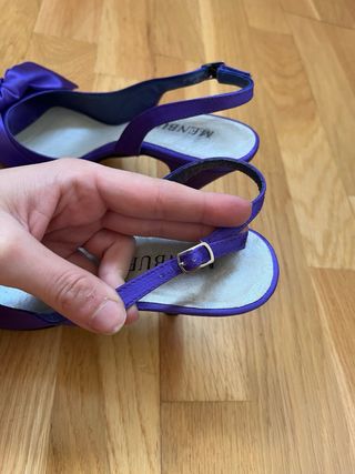 Sandalias Membur moradas con lazo