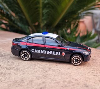 modellino auto 1:43 alfa romeo giulia carabinieri