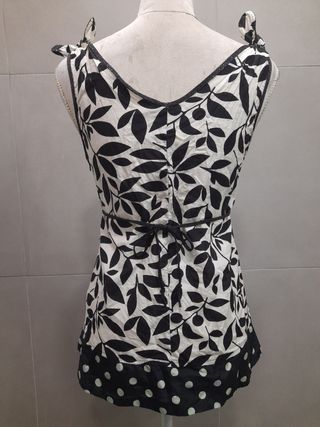 Blusa preta e branca