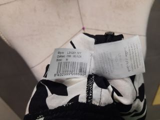 Blusa preta e branca