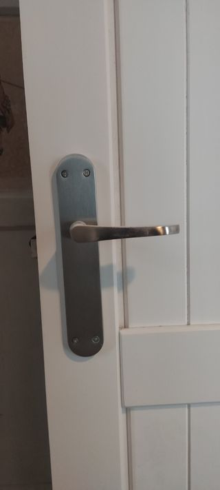 Puerta madera blanca nueva