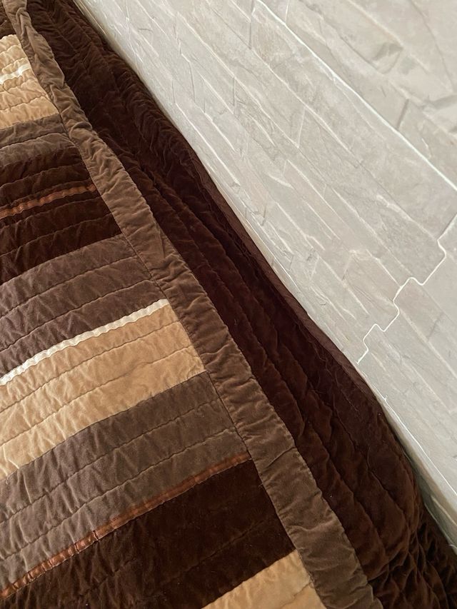 Colcha king size en marrones de San Carlos