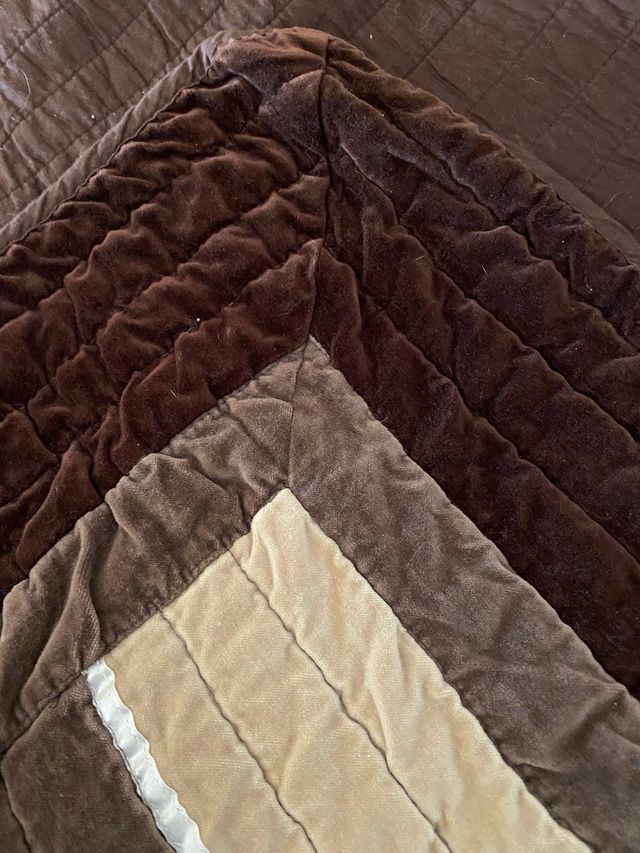 Colcha king size en marrones de San Carlos