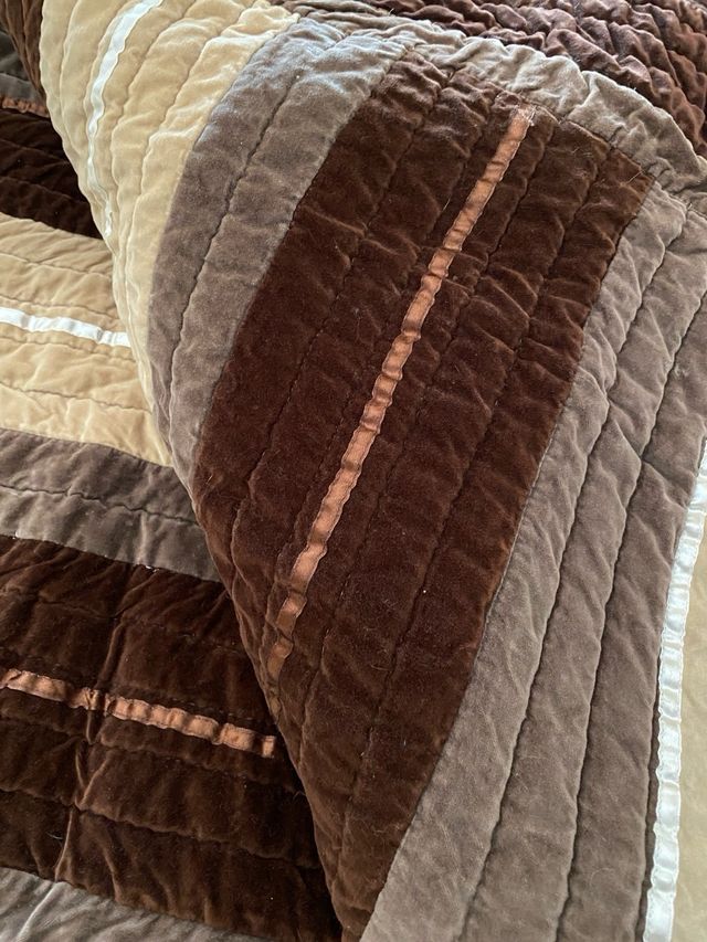 Colcha king size en marrones de San Carlos