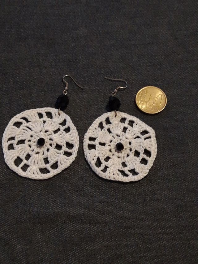 Orecchini ad uncinetto