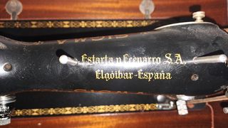 Maquina de coser SIGMA.