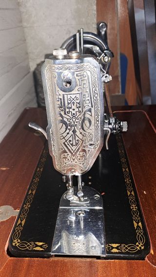 Maquina de coser SIGMA.