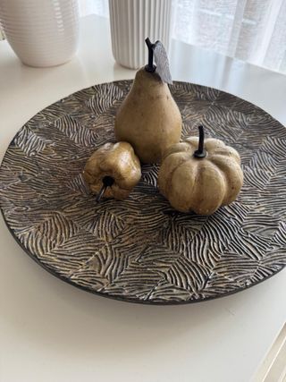 PLATO PORTICO DE LOZA CON 3 PIEZAS CERAMICAS