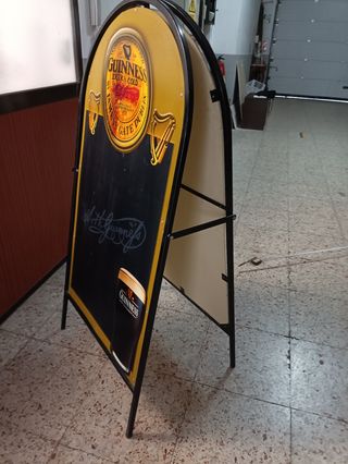 Cartel publicitario Guinness Murphys