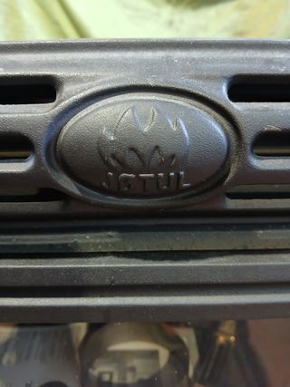 Chimenea de leña jotul