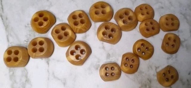 Lote 15 botones- 9 modelos