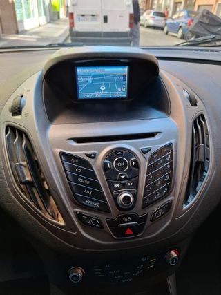 Ford E-Transit Courier 2017