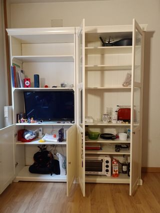 Mueble-vitrina Ikea LIATORP