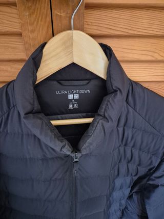 Campera plumas Uniqlo hombre