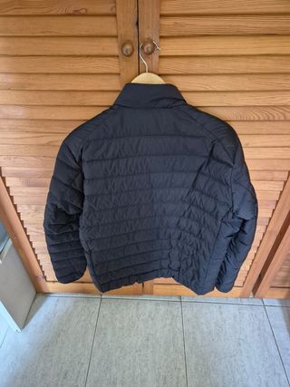 Campera plumas Uniqlo hombre