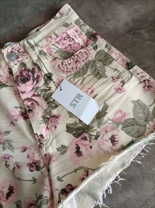 Short denim estampado Stradivarius