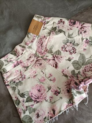 Short denim estampado Stradivarius