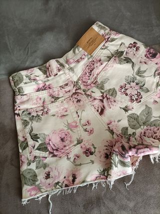 Short denim estampado Stradivarius