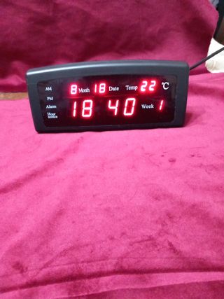 Orologio sveglia digitale datario temper