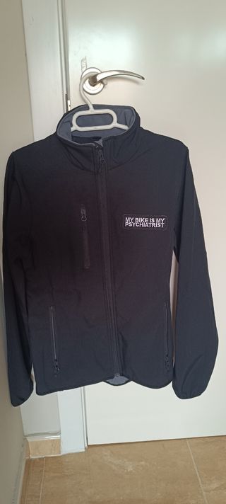 Cazadora deporte bici treking