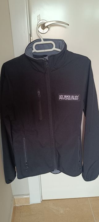 Cazadora deporte bici treking